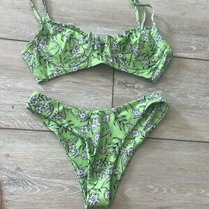 Zaful bikini.  Green floral.  Padded underwire top.  Cheeky bottoms.  Worn once